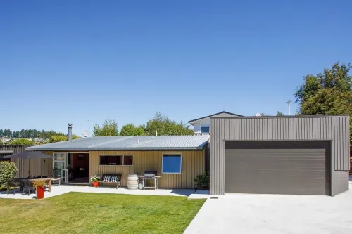 1970's Renovated,self contained 2 bedroom bach