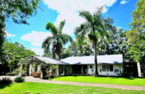 Francines Farmhouse & Venue