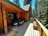Walk to Downtown Graeagle, Mill Pond & Pickleball from the Graeagle Tree House Hotels in Plumas County