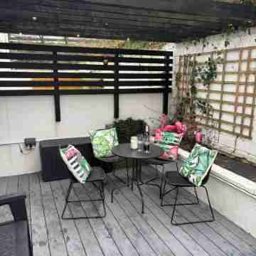 Town Centre Home Away from Home..... Hotel Exterior