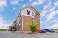 Studio 6 Corporate Extended Stay Philadelphia Malvern Swedesford Rd. PA - parking