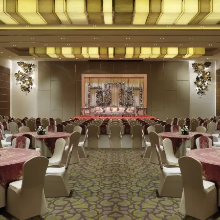 Grand Mercure Vadodara Surya Palace Отели рядом с Аэропорт Вадодара