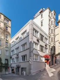 Perazre Hotel