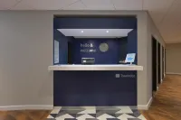Travelodge Glossop - 3-Star