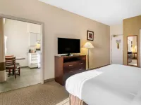 Comfort Inn & Suites Seattle North Hotels near Northgate Mall
