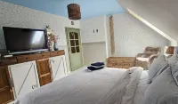 10-guest Holiday Villa With Private Pool - Wifi