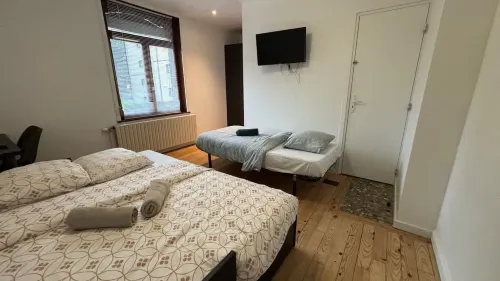 Maison 5 Chambres et Parking Gratuit - 2-Star