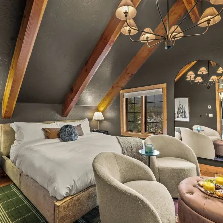 Royal Elk Lodge