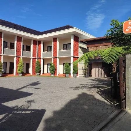 Nirvana House (Guest House Syari'ah)