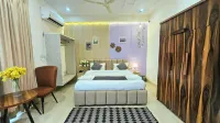 Moksh Hotel