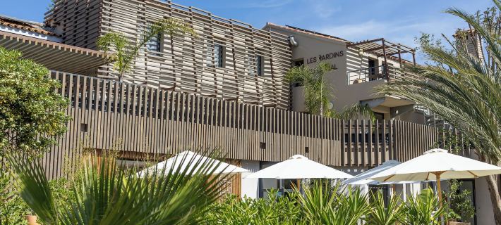 Les Jardins du Canal Piscine Chauffée Hotels in Département Gard