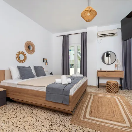 Nikos Hotel