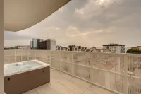 Sunrise Palace - Hot Tub