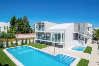 Mary Hotel & Mary Royal Suites - piscine