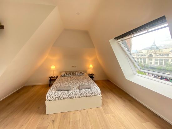 Modern Antwerp City Centre Stay