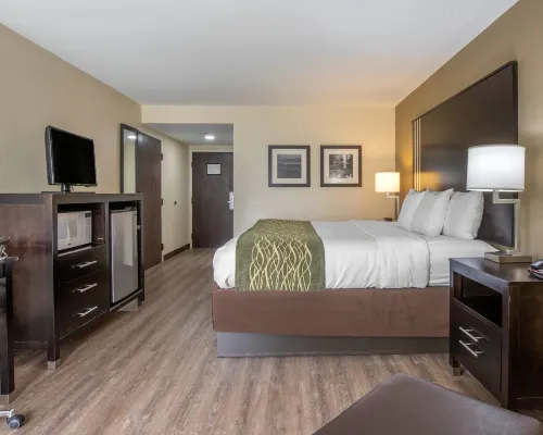 Comfort Inn Near Downtown & Blue Ridge Pkwy Hotels in McDowell County