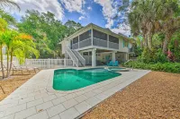 Canal-Front Gem w/ Pool & Hot Tub in Anna Maria - شاطئ