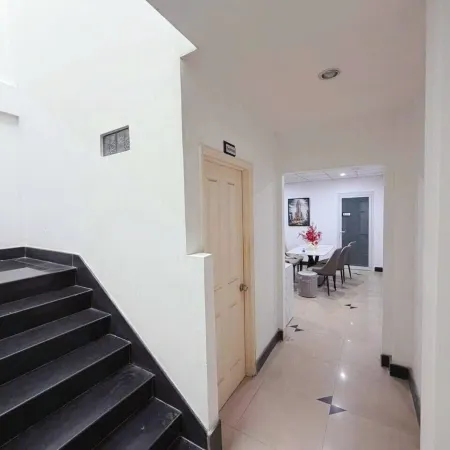 Mini House 365 Holdings Ly Tu Trong