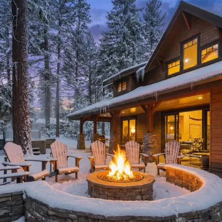 4BR Luxe Home Chefs Kit Hottub Firepit Gamerm