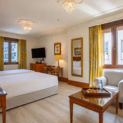 Hotel Inglaterra Отели рядом с достопримечательностью «Площадь Пласа-Нуэва»