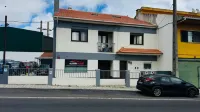 Cozy 2-bedroom Apartment in Pontinha, Portugal