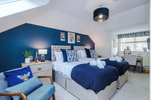 Spacious Modern 4 Bed in Northwich Free Parking - Wi-Fi