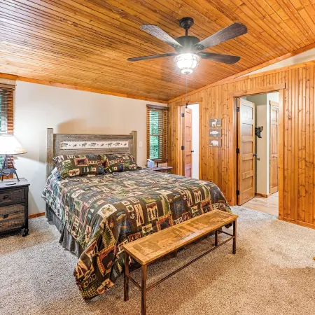 Cozy Little Cabin, a Slice of Heaven!