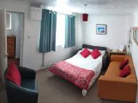 Holt Apartment Hotel di Winterbourne