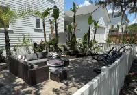 Gorgeous home in Vilano.  Situated btwn Beach  & Public boat launch with pool - balcony