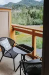 Executive Suites Hotel and Resort - Squamish BC - Mountain view