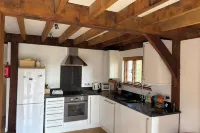 Cabin Sleeps 6 With Parking and Patio - 3-Star