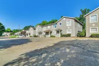 Near MSU & Historic Cotton District! Condo w/ Pool - 2-Star