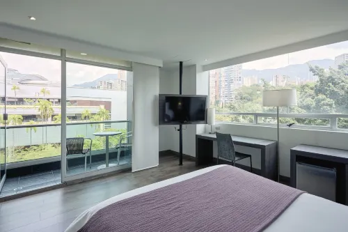 Hotel bh El Poblado - ที่มีบาร์