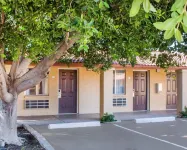 Rodeway Inn Old Town Scottsdale - parkir