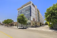 Hampton Inn & Suites Los Angeles/Hollywood - 2-Star