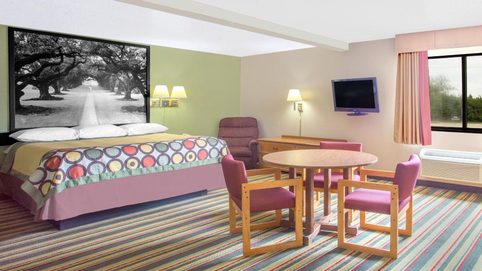 Super 8 by Wyndham Champaign