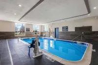Four Points by Sheraton Elkhart - Swimmingpools
