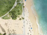 Luana Waikiki Hotel & Suites - Beach