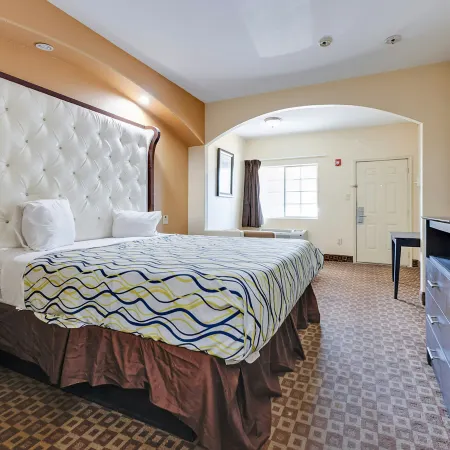 Capital O Deluxe Inn Channelview Houston I-10