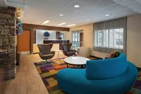 Fairfield Inn St. Louis Collinsville, IL - parking