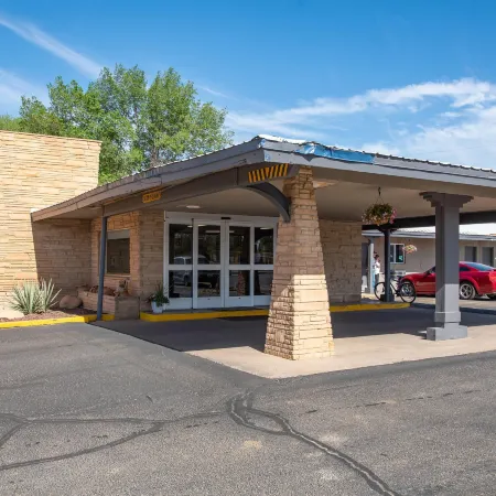 Suburban Studios Near Mesa Verde
