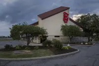 Red Roof Inn Toledo - Maumee - parking