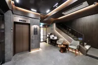 Oga Hotel - Motels