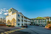 HomeTowne Studios Spokane - Valley - Parkplatz