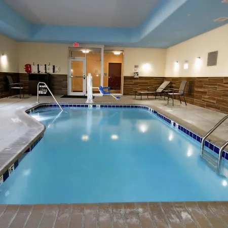 Fairfield Inn & Suites London