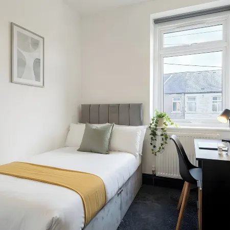 House Sleeps 6 with Patio