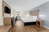 Baymont by Wyndham Sanford - Parkplatz