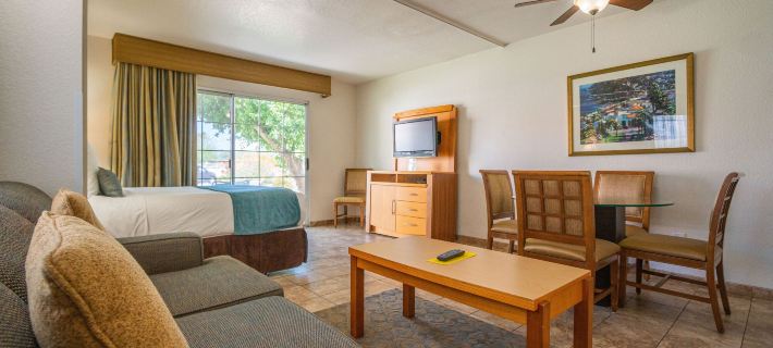 Desert Breezes Resort Hotels in Palm Desert