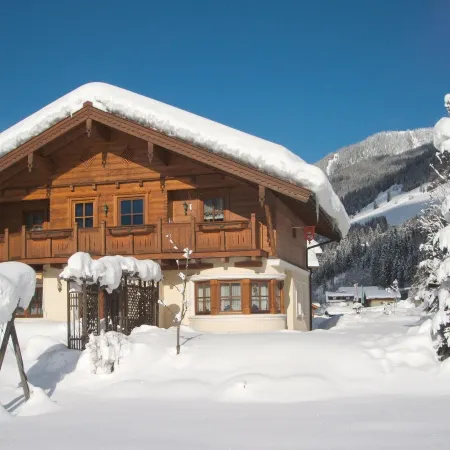 Cozy holiday apartment close to the slopes
