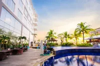 FUGO Hotel Banjarmasin - piscina